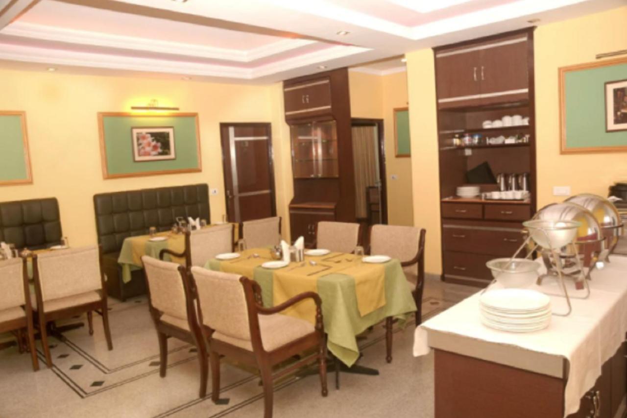 Goroomgo Marc Shimla Near Mall Road - Luxury Room - Excellent Service - Ample Parking - Best Hotel In Шімла Екстер'єр фото